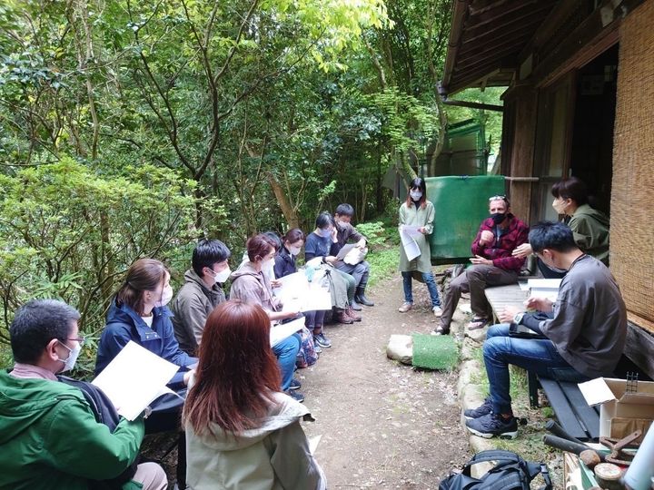 ☆Yuki政☆です！今回は 安定している ハイイロ クワガタ初令幼虫 ３頭の出品です。 ☆Yuki政☆です！今回は 安定している ハイイロ クワガタ初令幼虫